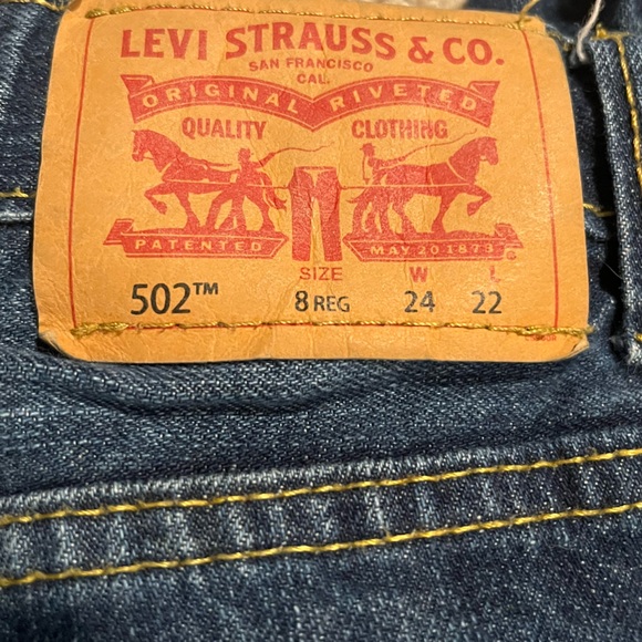 Levi’s Distressed Jeans - Picture 3 of 3